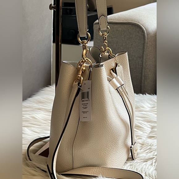 CBH06 - Coach Rowan Bucket Bag - Picture 4 of 15